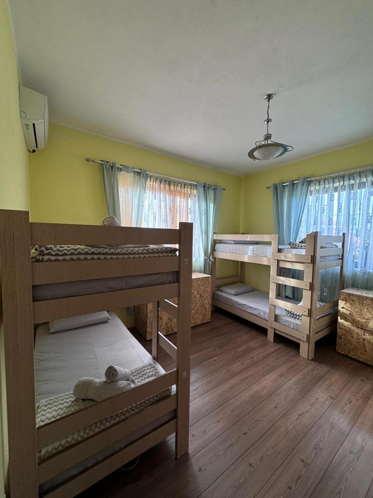 Blissful Hostel Shkodër Extérieur photo